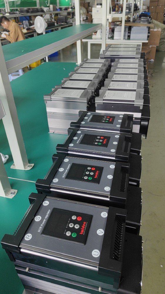 为什么电力调解器的包管丝容易被烧？？？？