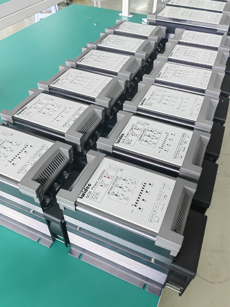 电力调解器的输入电源频率转变对其输出有何影响？？？