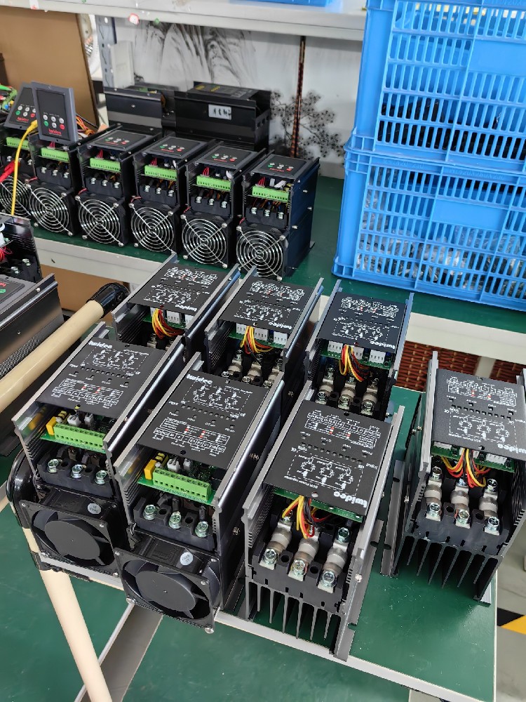 电力调解器在哪些工业领域应用最普遍（如电炉加热、电机调速等）？？有什么特殊的应用案例？？