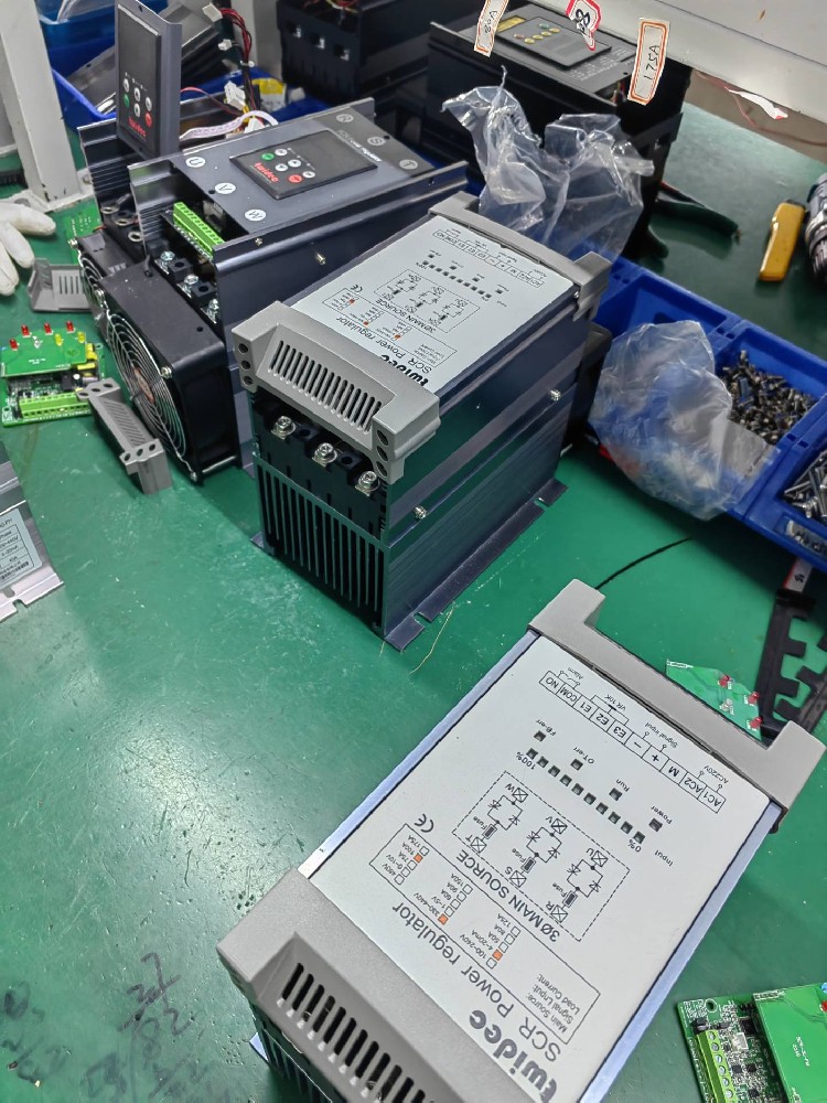 在易燃易爆的危险情形中，，，，，电力调解器是否具备防爆功效？？？或者需要接纳什么特殊步伐？？？