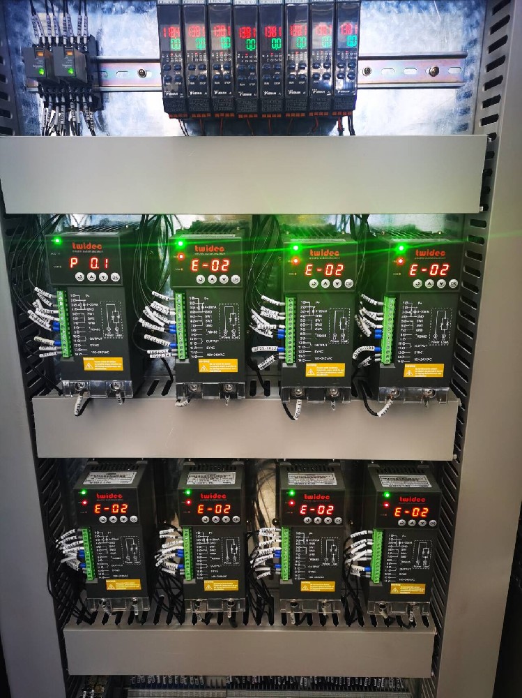 电力调解器输出电压过低的缘故原由息争决步伐有哪些？？？