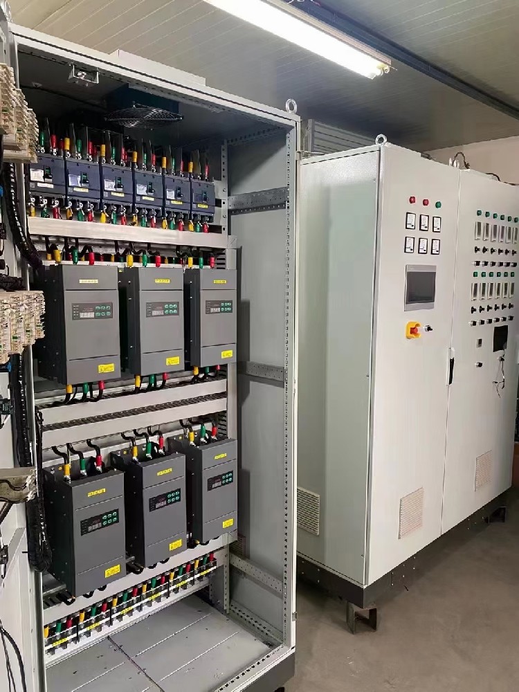 当需要对电力调解器举行参数修改时，，，，怎样操作能阻止对正在运行的系统造成攻击？？？