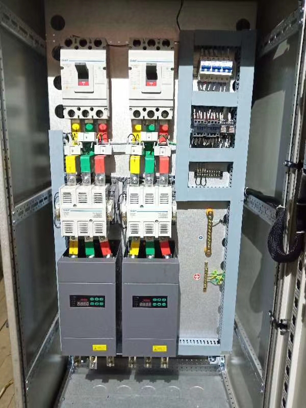 怎样通过电力调解器实现对电机软启动和软阻止的准确控制？？？