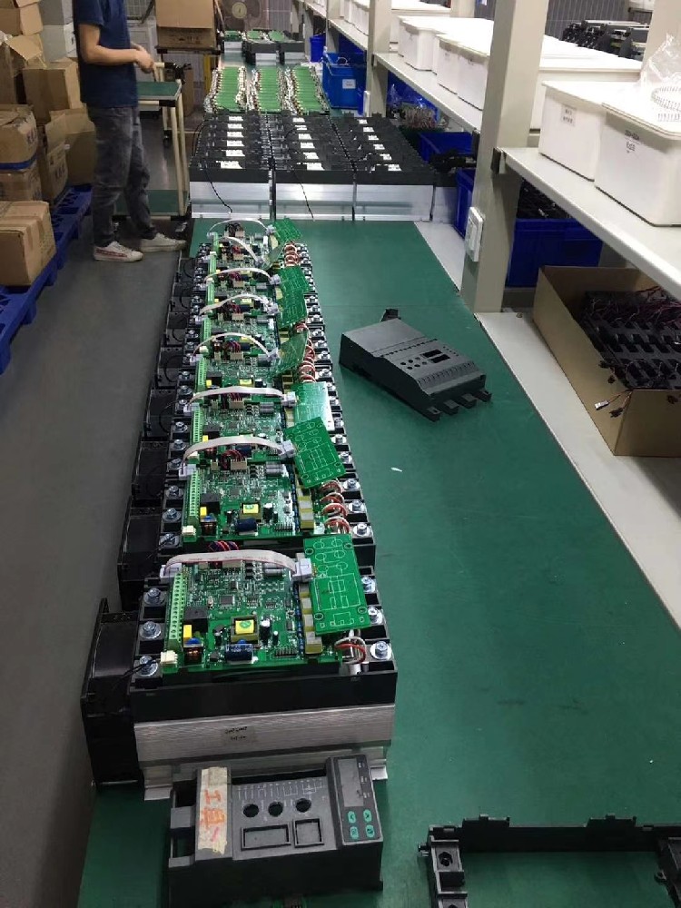 当电力调解器接入的电网保存三相不平衡时，，，，，会爆发什么效果及怎样解决？？？