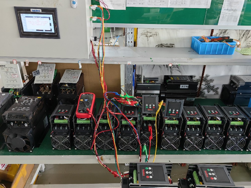 在修建能源治理领域，，，电力调解器怎样配合智能照明系统实现最大化节能？？？？？