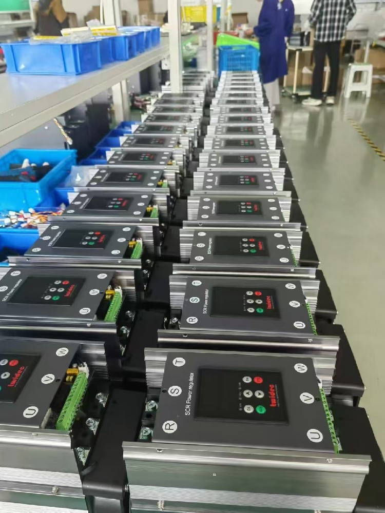 随着物联网装备的普及，，，电力调解器怎样与其他物联网装备实现无缝通讯和协同事情？？？？？