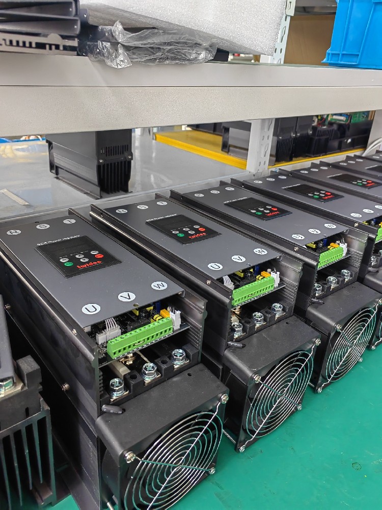 给电力调解器配备的包管丝频仍熔断，，，怎样判断是装备过载照旧包管丝规格差池？？？？